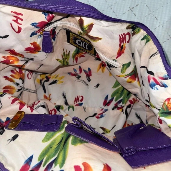 Elegant Purple Leather Tote Handbag with Gathered Detail - Picture 5 of 9